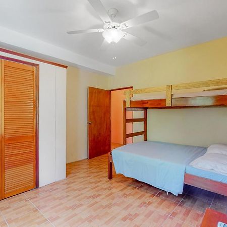 Ferienwohnung De Real Macaw Caye Caulker Exterior foto