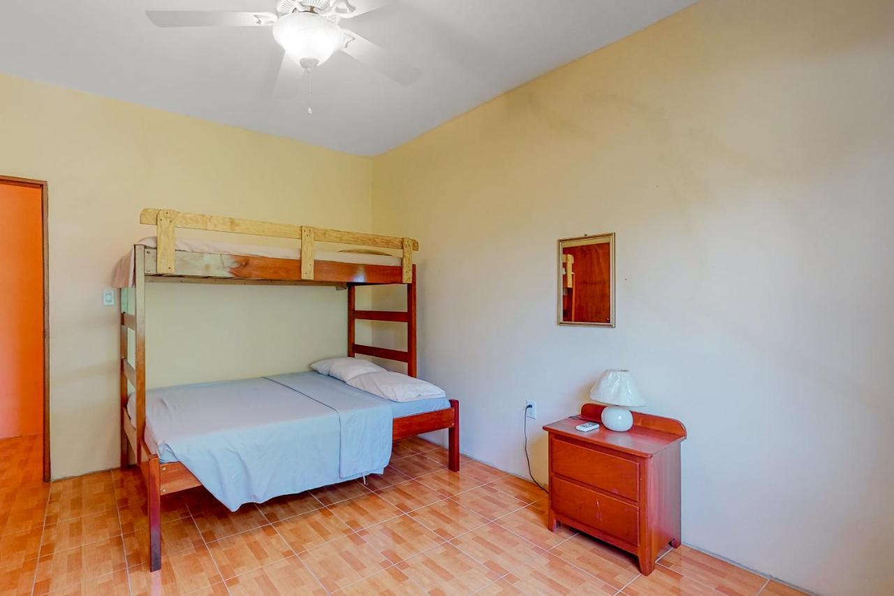 Ferienwohnung De Real Macaw Caye Caulker Exterior foto